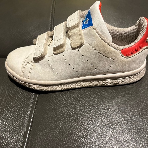 Adidas kids shoes - Picture 3 of 5